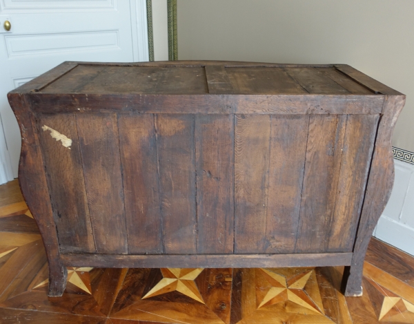 Commode tombeau d'époque Régence - Louis XV en bois de violette attribuée Jean-Charles Saunier