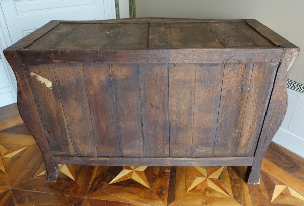 Commode tombeau d'époque Régence - Louis XV en bois de violette attribuée Jean-Charles Saunier
