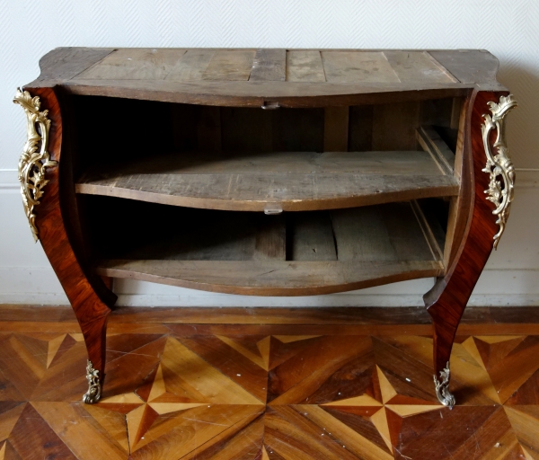 Commode Louis XV en marqueterie de bois de violette