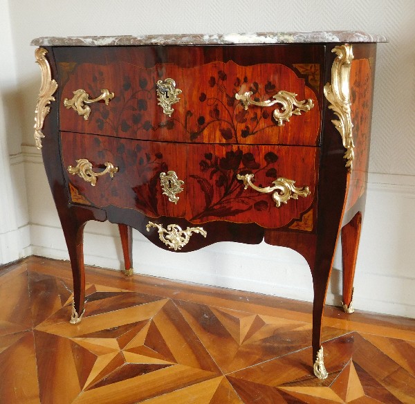 Stunning antique French Louis XV chest of drawers / commode, 18th century