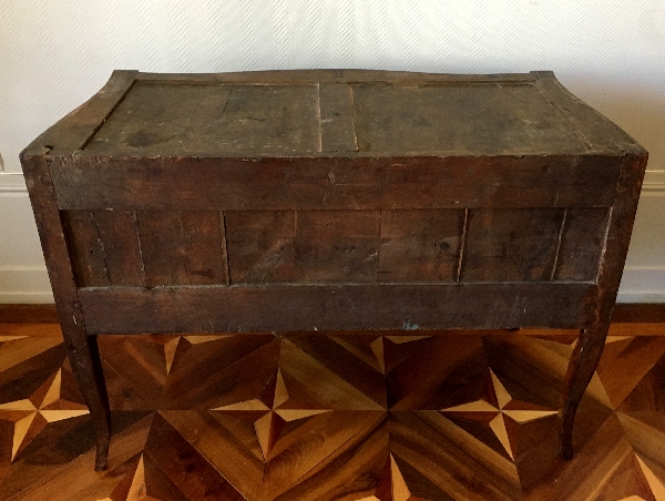 Nicolas Petit : large Louis XV marquetry commode - stamped