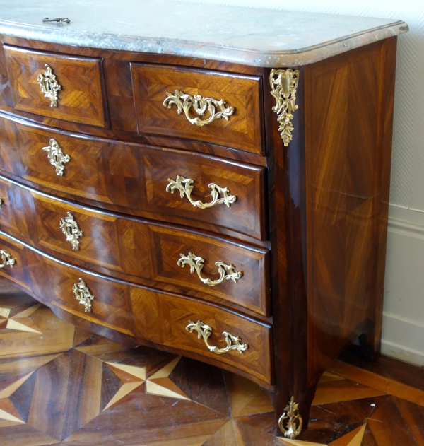 Francois Garnier : large marquetry commode, 18th century production - Louis XV period - stamped