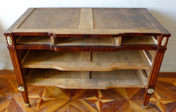 Commode à la Grecque d'époque Louis XV Transition en marqueterie de bois de rose - vers 1770