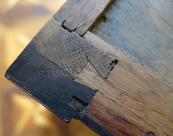 Stockel : commode de salon d'époque Louis XVI en acajou flammé et bronze doré - estampillée