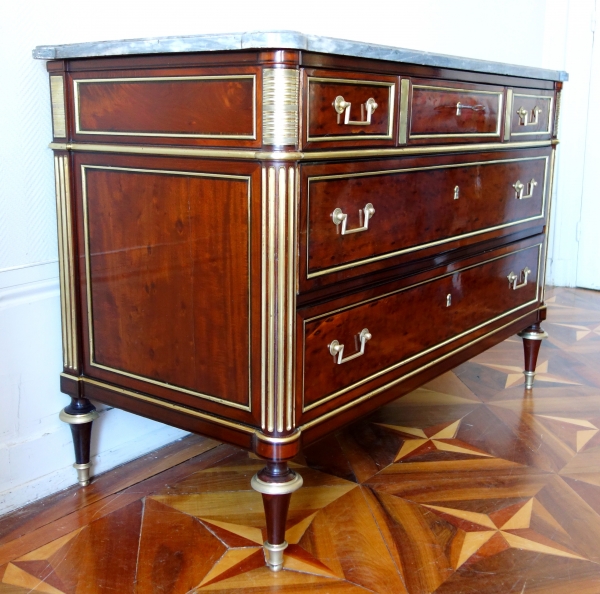 Louis XVI plum pudding mahogany chest of drawers / commode, Turquin marble, late 18th century