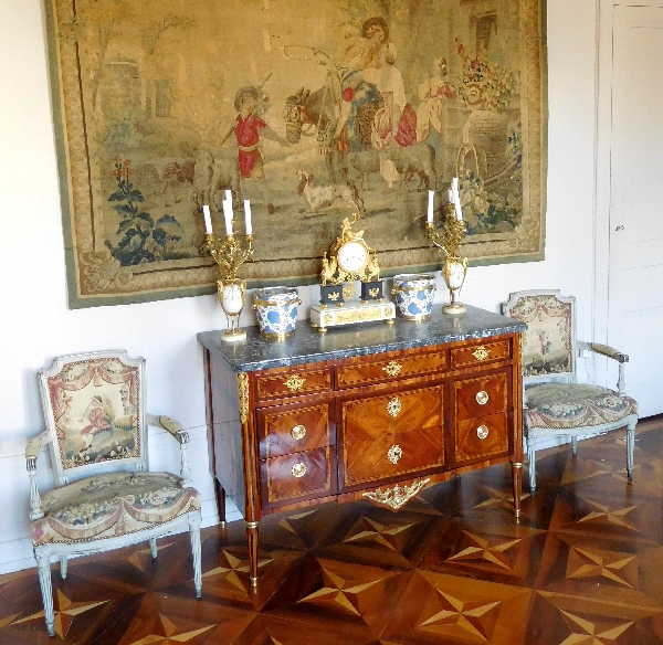 Louis XVI marquetry commode / chest of drawers stamped Guignard, 18th century