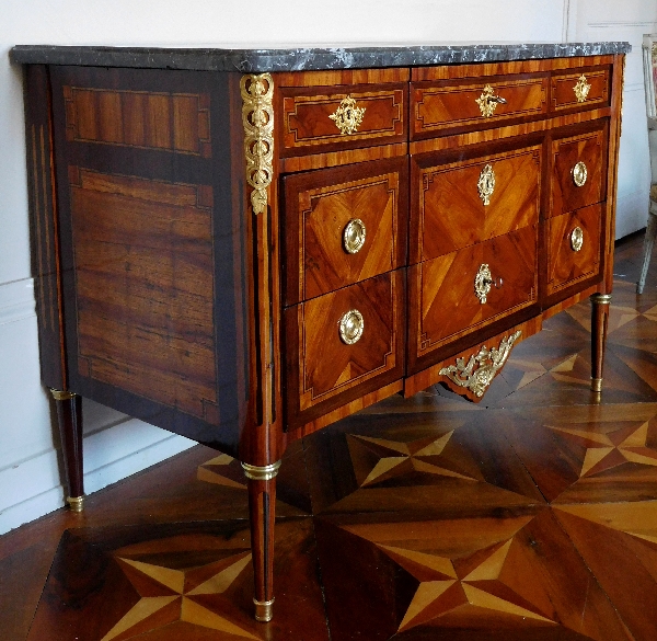 Louis XVI marquetry commode / chest of drawers stamped Guignard, 18th century