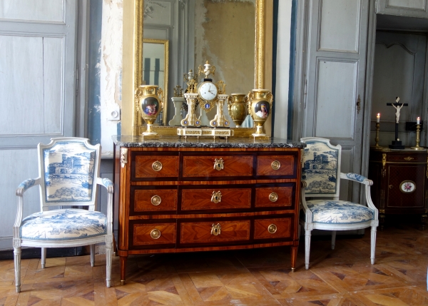 Claude Magnien : commode en marqueterie d'époque Louis XVI estampillée