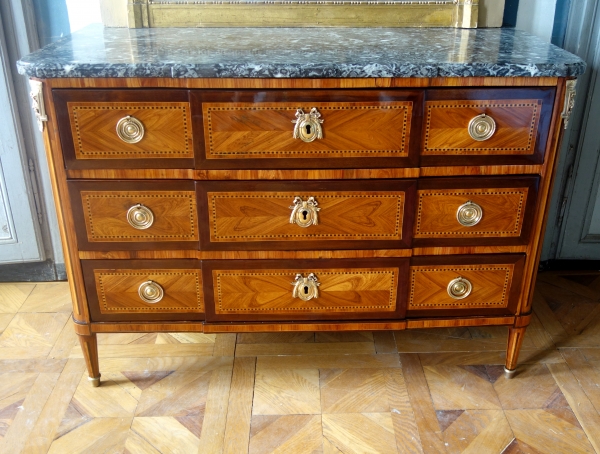 Claude Magnien : commode en marqueterie d'époque Louis XVI estampillée