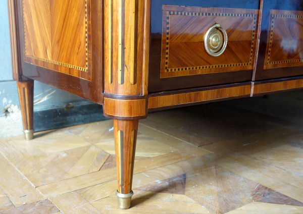 Claude Magnien : Louis XVI rosewood marquetry commode, 18th century circa 1780 - stamped