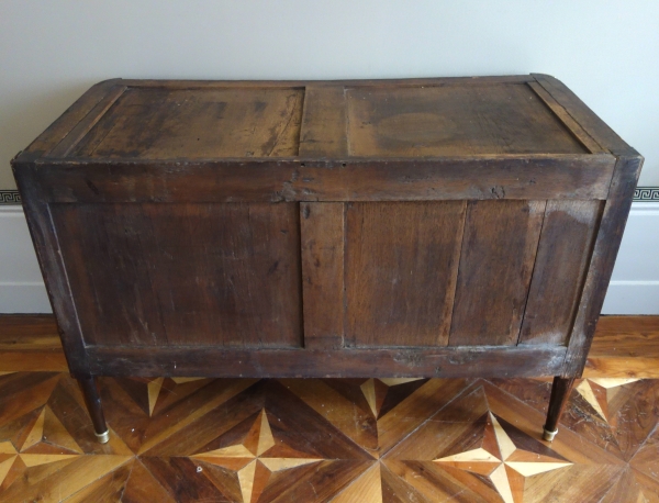 Commode d'époque Louis XVI, marqueterie de bois de rose, satiné & bronze doré - estampillée Sar