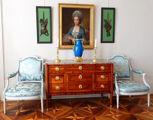 JB Vassou : commode d'époque Louis XVI, marqueterie de bois de rose & bronze doré - estampillée