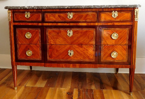 Commode en marqueterie d'époque Louis XVI, estampille de J.B. Vassou