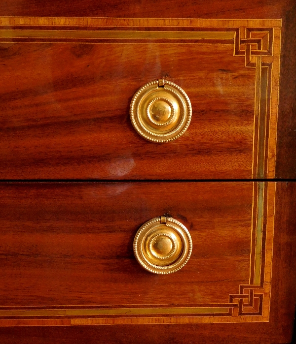 Commode d'époque Louis XVI en marqueterie de satiné et bois de rose