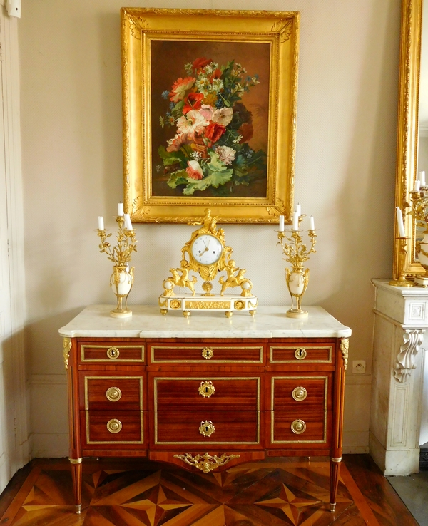 Grande commode en satiné et bronze doré d'époque Louis XVI attribuée à Jean Caumont (estampille)