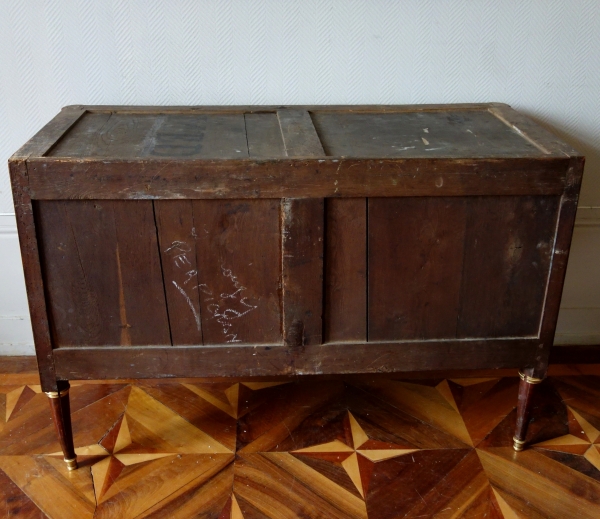 Commode d'époque Louis XVI en marqueterie de bois de rose et bronze doré - circa 1780