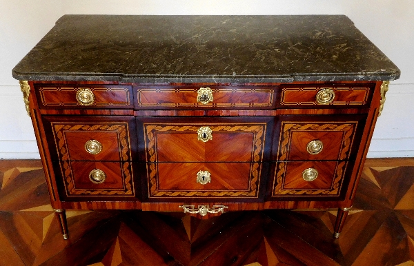Commode en marqueterie d'époque Louis XVI, estampille de Reizell - ébéniste du Prince de Condé