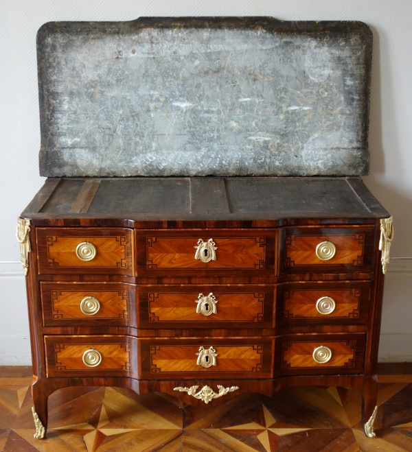 Hubert Roux : commode en marqueterie d'époque Transition - estampillée