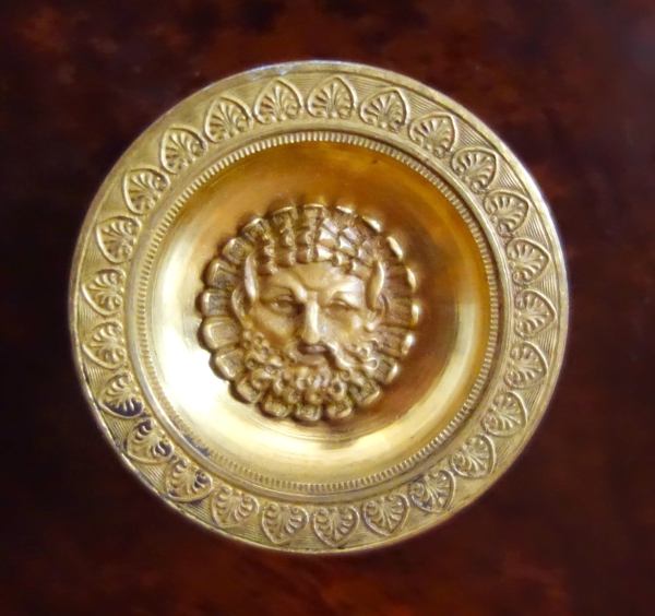 Jacques Muller - Commode Empire d'officier en acajou et bronze doré aux attributs de la Guerre - estampillée