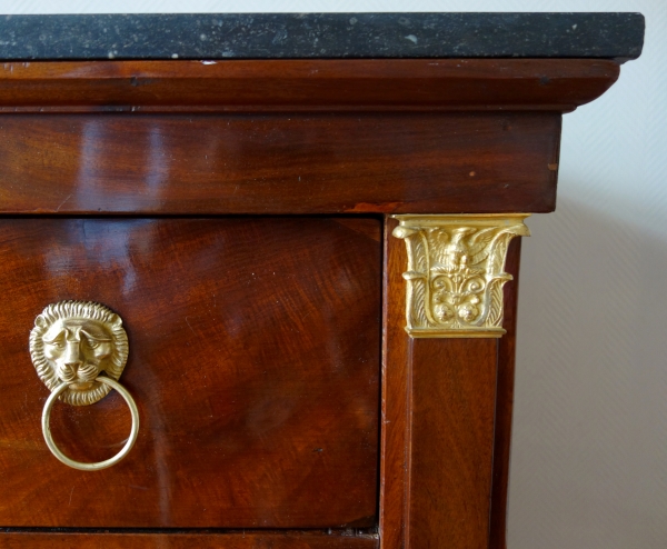 Early 19th century Consulate style mahogany and ormolu chest of drawers / commode