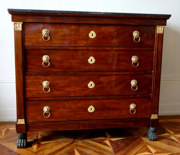 Commode pantalonière d'époque Consulat en acajou, bronzes dorés au mercure