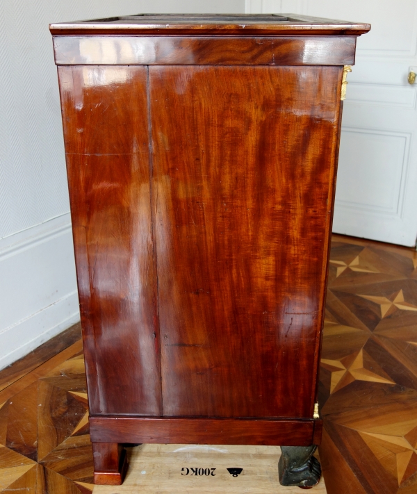 Early 19th century Consulate style mahogany and ormolu chest of drawers / commode