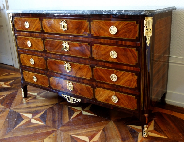 Pierre Antoine Veaux : large Louis XVI marquetry commode - stamped