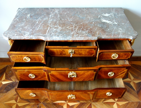 Commode parisienne en marqueterie d'époque Transition circa 1770