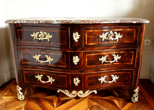 Pierre Flechy : Regency-style commode / chest of drawers, Louis XV production