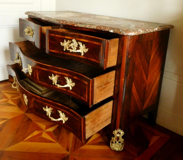 Pierre Fléchy : commode Régence d'époque Louis XV en bois de violette - estampillée