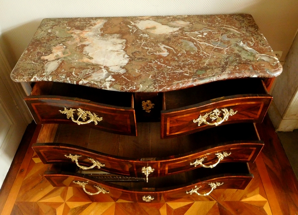 Pierre Fléchy : commode Régence d'époque Louis XV en bois de violette - estampillée