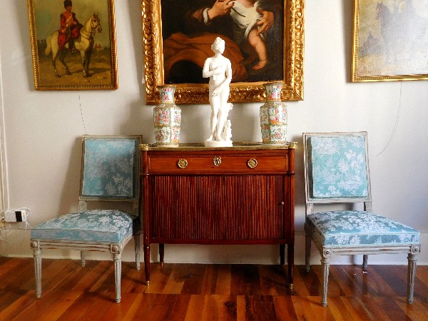 Commode à rideau d'époque Louis XVI en acajou blond