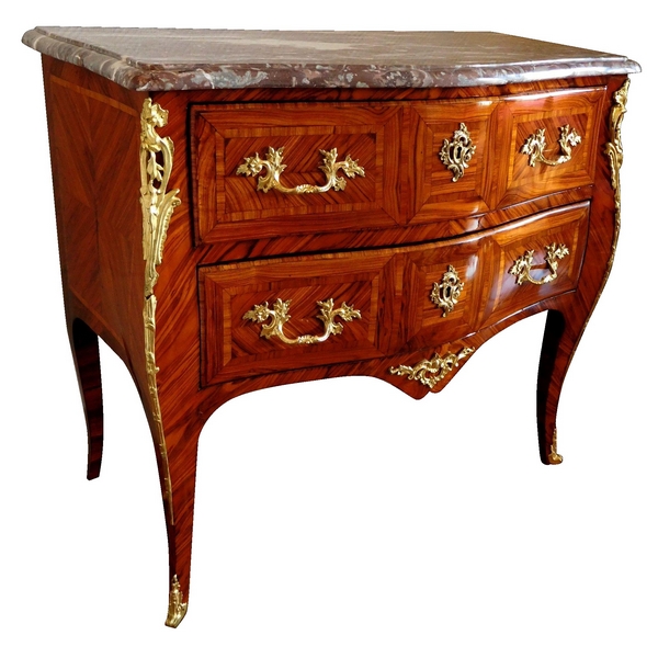 Commode sauteuse d’entre deux d'époque Louis XV en marqueterie de bois de rose, marbre Brèche