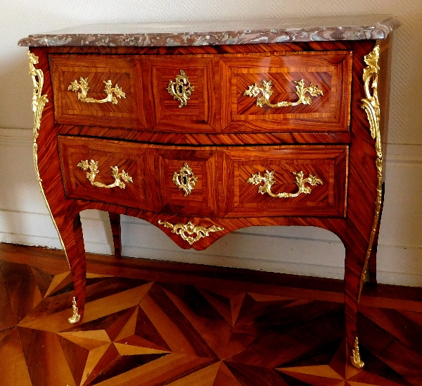 Louis XV rosewood marquetry chest of drawers / commode, 18th century