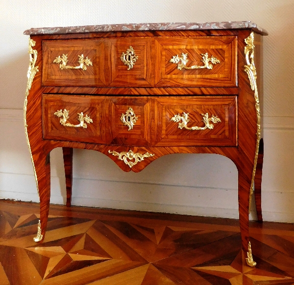 Louis XV rosewood marquetry chest of drawers / commode, 18th century