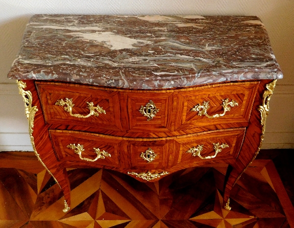 Louis XV rosewood marquetry chest of drawers / commode, 18th century