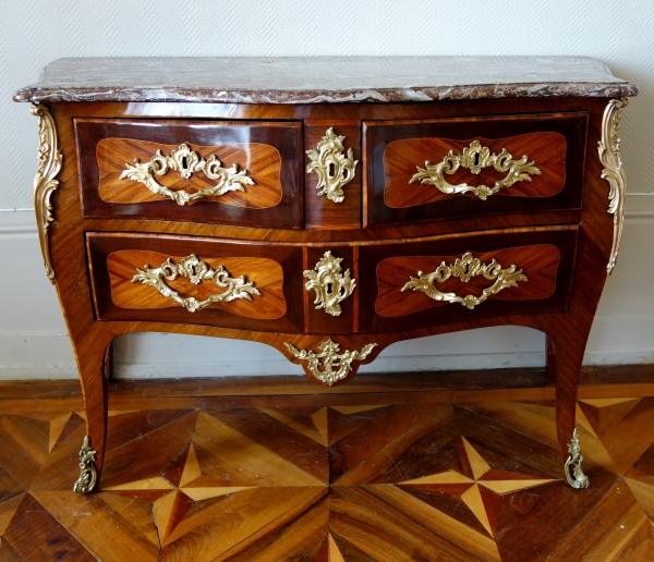 JB Galet : commode sauteuse d'époque Louis XV en marqueterie, estampillée