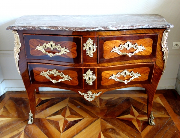 JB Galet : commode sauteuse d'époque Louis XV en marqueterie, estampillée