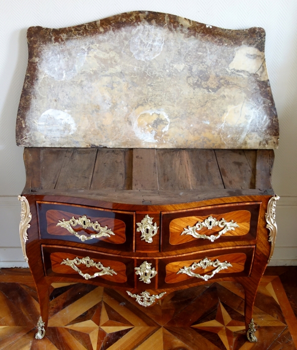 JB Galet : commode sauteuse d'époque Louis XV en marqueterie, estampillée