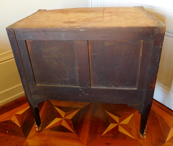 Louis XV rosewood marquetry commode / chest of drawers, 18th century circa 1760