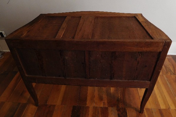 Commode sauteuse en marqueterie d'époque Louis XV, estampillée Reizell, ébéniste du Prince de Condé