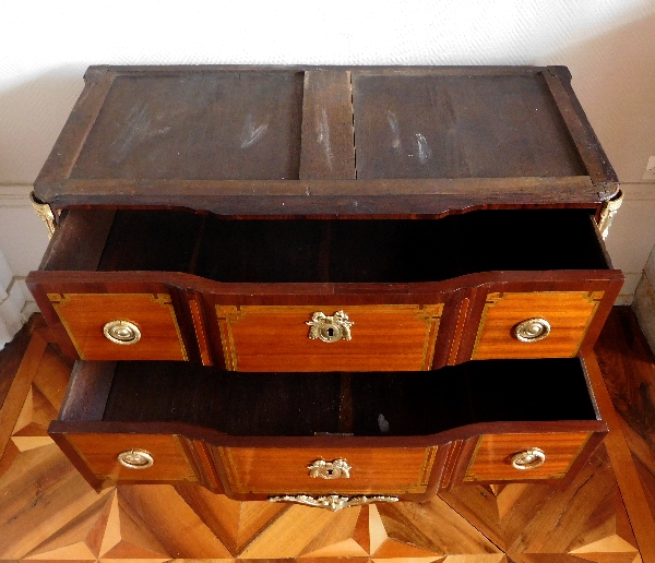 Louis XV Louis XVI Transition marquetry chest of drawers - France, 18th century circa 1770