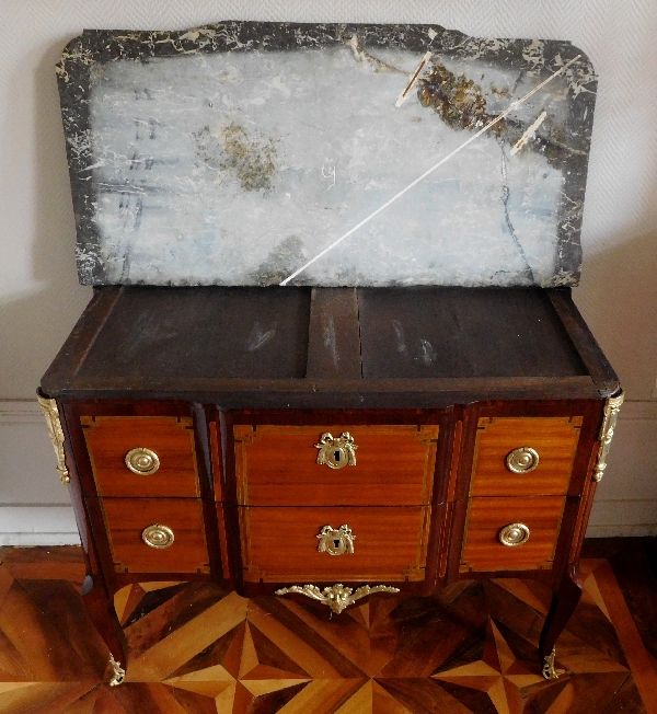 Louis XV Louis XVI Transition marquetry chest of drawers - France, 18th century circa 1770