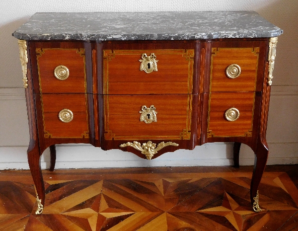 Commode sauteuse en marqueterie d'époque Transition Louis XV Louis XVI - XVIIIe siècle