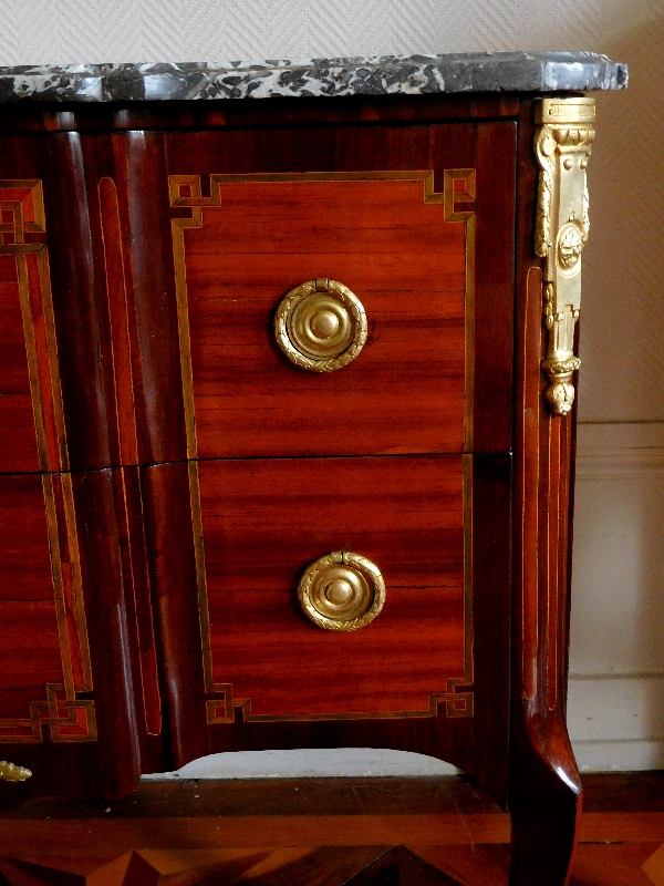 Louis XV Louis XVI Transition marquetry chest of drawers - France, 18th century circa 1770