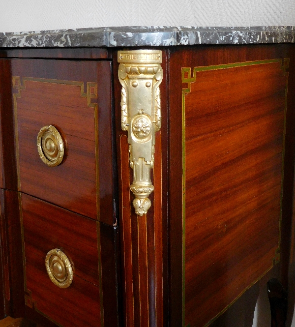 Commode sauteuse en marqueterie d'époque Transition Louis XV Louis XVI - XVIIIe siècle