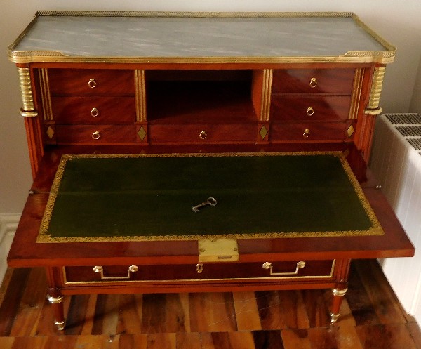 Commode secrétaire en acajou, époque Louis XVI, estampille de L. Martine