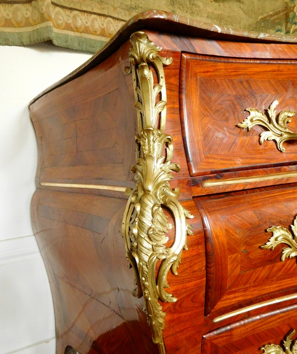 Spectacular Regence Louis XV rosewood commode / chest of drawers - circa 1740