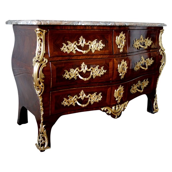 IB Gautier : commode tombeau d'époque Louis XV en bois de violette, vers 1750 - estampillée