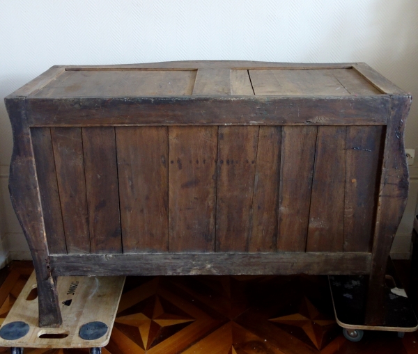 IB Gautier : commode tombeau d'époque Louis XV en bois de violette, vers 1750 - estampillée